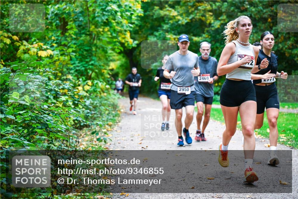 12.10.2025 - Bramfelder Halbmarathon 2025 Dr. Thomas Lammeyer http://msf.ph/oto/9346855 12.10.2025 10:21:46 Laufen 2464, 2950, 2469, 2 meine-sportfotos.de