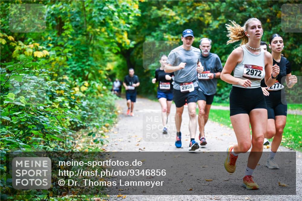 12.10.2025 - Bramfelder Halbmarathon 2025 Dr. Thomas Lammeyer http://msf.ph/oto/9346856 12.10.2025 10:21:46 Laufen 2484, 2950, 2469, 2972, 777 meine-sportfotos.de