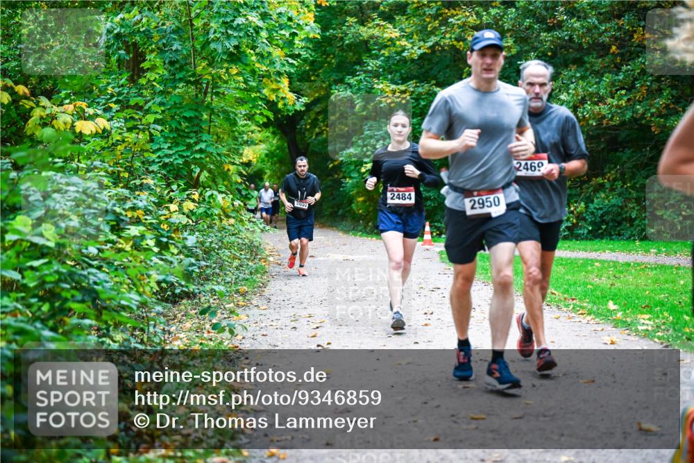12.10.2025 - Bramfelder Halbmarathon 2025 Dr. Thomas Lammeyer http://msf.ph/oto/9346859 12.10.2025 10:21:46 Laufen 2657, 2484, 2950, 2469 meine-sportfotos.de