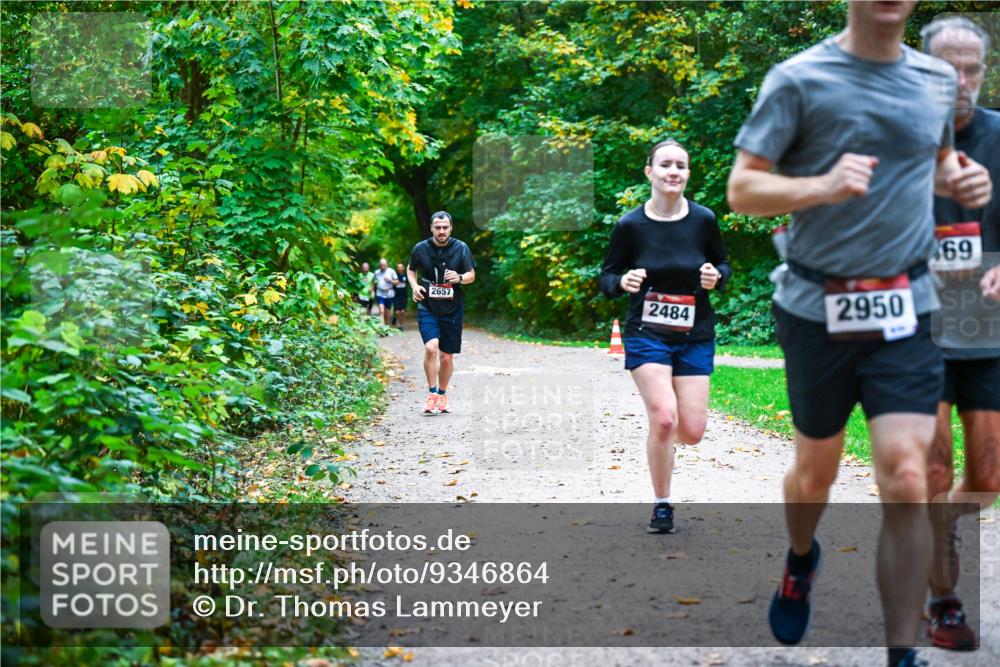 12.10.2025 - Bramfelder Halbmarathon 2025 Dr. Thomas Lammeyer http://msf.ph/oto/9346864 12.10.2025 10:21:47 Laufen 2657, 2484, 2950, 69 meine-sportfotos.de