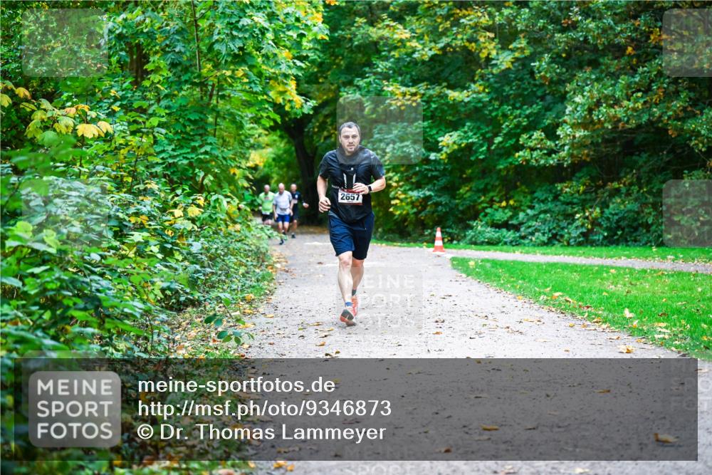 12.10.2025 - Bramfelder Halbmarathon 2025 Dr. Thomas Lammeyer http://msf.ph/oto/9346873 12.10.2025 10:21:49 Laufen 2657 meine-sportfotos.de