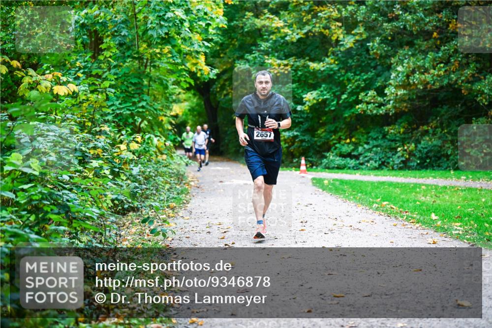12.10.2025 - Bramfelder Halbmarathon 2025 Dr. Thomas Lammeyer http://msf.ph/oto/9346878 12.10.2025 10:21:50 Laufen 2657 meine-sportfotos.de