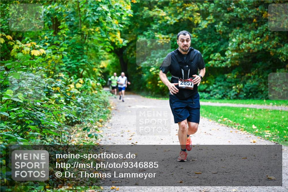 12.10.2025 - Bramfelder Halbmarathon 2025 Dr. Thomas Lammeyer http://msf.ph/oto/9346885 12.10.2025 10:21:50 Laufen 2657 meine-sportfotos.de
