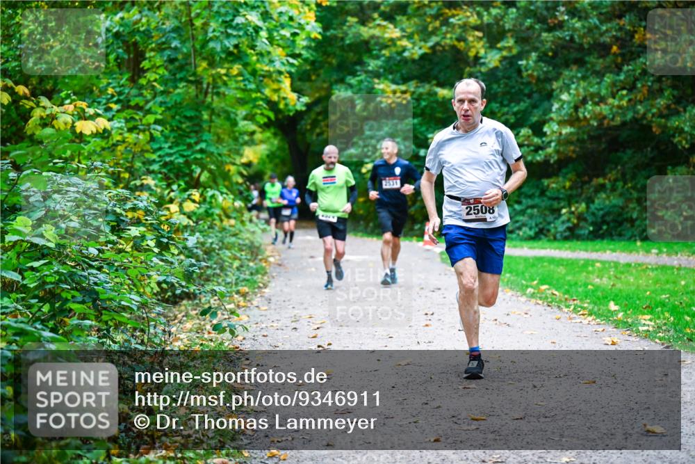 12.10.2025 - Bramfelder Halbmarathon 2025 Dr. Thomas Lammeyer http://msf.ph/oto/9346911 12.10.2025 10:21:58 Laufen 2531, 2508 meine-sportfotos.de
