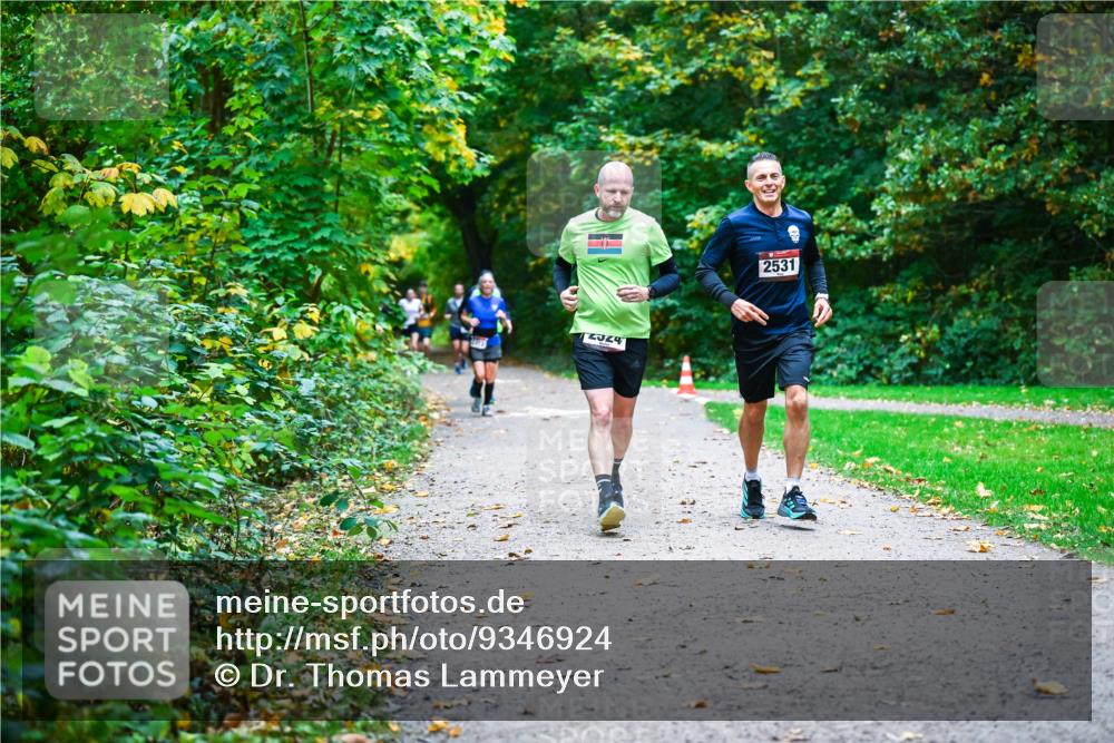 12.10.2025 - Bramfelder Halbmarathon 2025 Dr. Thomas Lammeyer http://msf.ph/oto/9346924 12.10.2025 10:22:00 Laufen 2531 meine-sportfotos.de