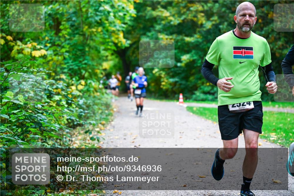 12.10.2025 - Bramfelder Halbmarathon 2025 Dr. Thomas Lammeyer http://msf.ph/oto/9346936 12.10.2025 10:22:02 Laufen 4044 meine-sportfotos.de