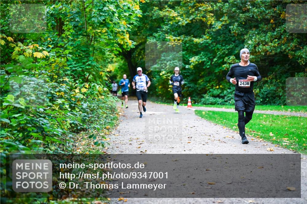 12.10.2025 - Bramfelder Halbmarathon 2025 Dr. Thomas Lammeyer http://msf.ph/oto/9347001 12.10.2025 10:22:15 Laufen 2436 meine-sportfotos.de