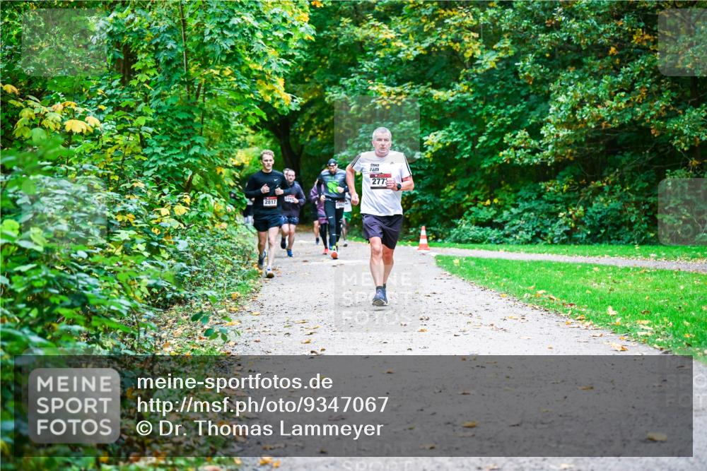 12.10.2025 - Bramfelder Halbmarathon 2025 Dr. Thomas Lammeyer http://msf.ph/oto/9347067 12.10.2025 10:22:28 Laufen 2817, 277 meine-sportfotos.de