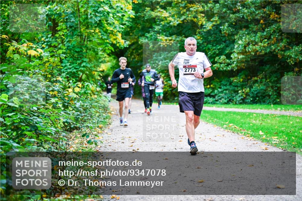 12.10.2025 - Bramfelder Halbmarathon 2025 Dr. Thomas Lammeyer http://msf.ph/oto/9347078 12.10.2025 10:22:30 Laufen 2817, 2773 meine-sportfotos.de