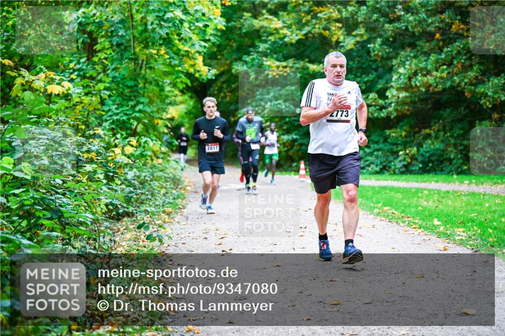 12.10.2025 - Bramfelder Halbmarathon 2025 Dr. Thomas Lammeyer http://msf.ph/oto/9347080 12.10.2025 10:22:30 Laufen 2817, 20, 2173 meine-sportfotos.de