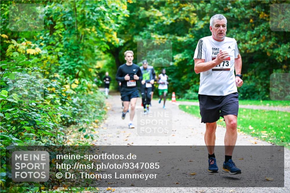 12.10.2025 - Bramfelder Halbmarathon 2025 Dr. Thomas Lammeyer http://msf.ph/oto/9347085 12.10.2025 10:22:31 Laufen 2617, 73 meine-sportfotos.de