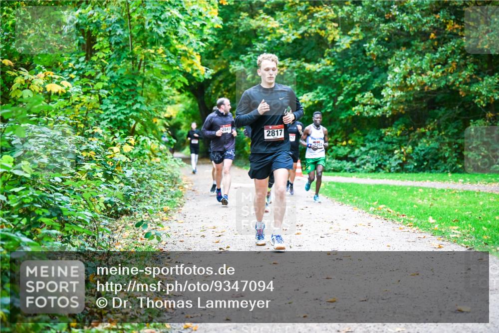 12.10.2025 - Bramfelder Halbmarathon 2025 Dr. Thomas Lammeyer http://msf.ph/oto/9347094 12.10.2025 10:22:32 Laufen 2841, 2817, 2203 meine-sportfotos.de