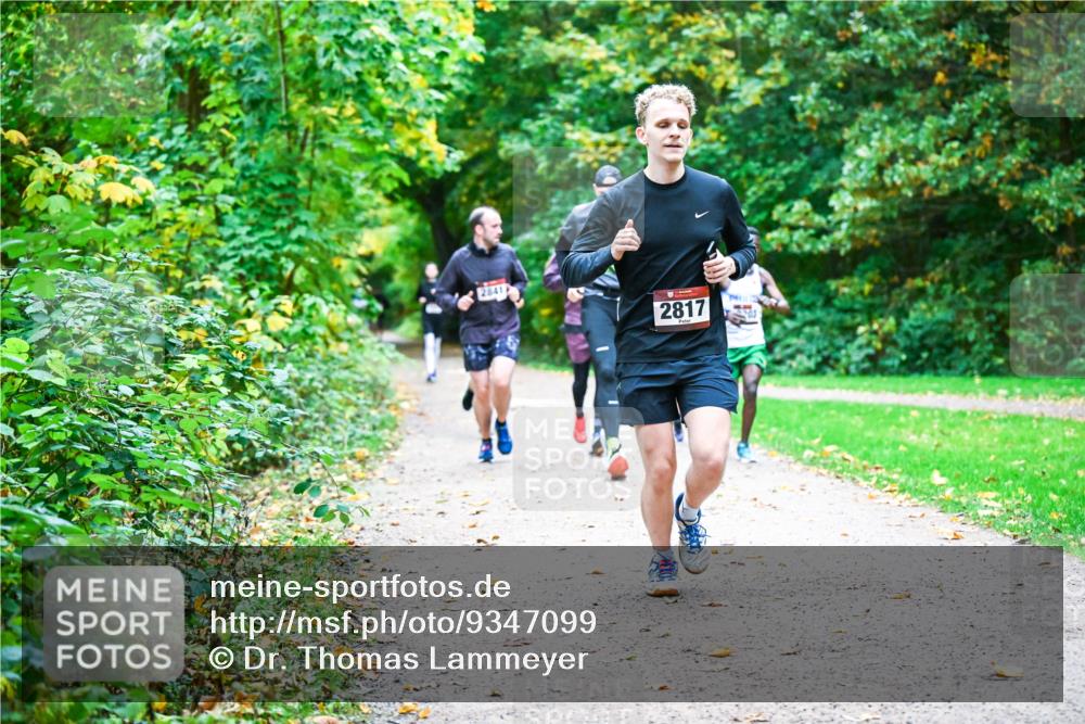 12.10.2025 - Bramfelder Halbmarathon 2025 Dr. Thomas Lammeyer http://msf.ph/oto/9347099 12.10.2025 10:22:33 Laufen 2841, 2817 meine-sportfotos.de