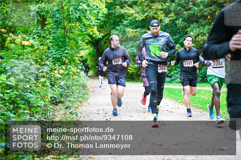 12.10.2025 - Bramfelder Halbmarathon 2025 Dr. Thomas Lammeyer http://msf.ph/oto/9347108 12.10.2025 10:22:34 Laufen 2841, 2025, 2197, 2203, 2883 meine-sportfotos.de