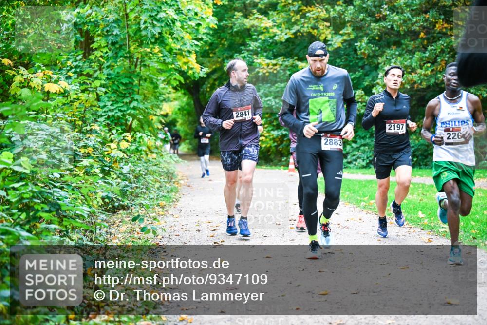 12.10.2025 - Bramfelder Halbmarathon 2025 Dr. Thomas Lammeyer http://msf.ph/oto/9347109 12.10.2025 10:22:34 Laufen 2841, 2025, 2883, 2197, 226 meine-sportfotos.de