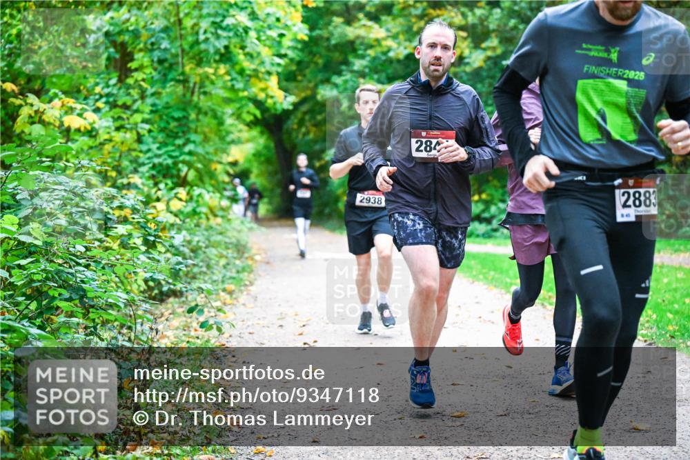 12.10.2025 - Bramfelder Halbmarathon 2025 Dr. Thomas Lammeyer http://msf.ph/oto/9347118 12.10.2025 10:22:36 Laufen 2938, 284, 2025, 2883, 845 meine-sportfotos.de