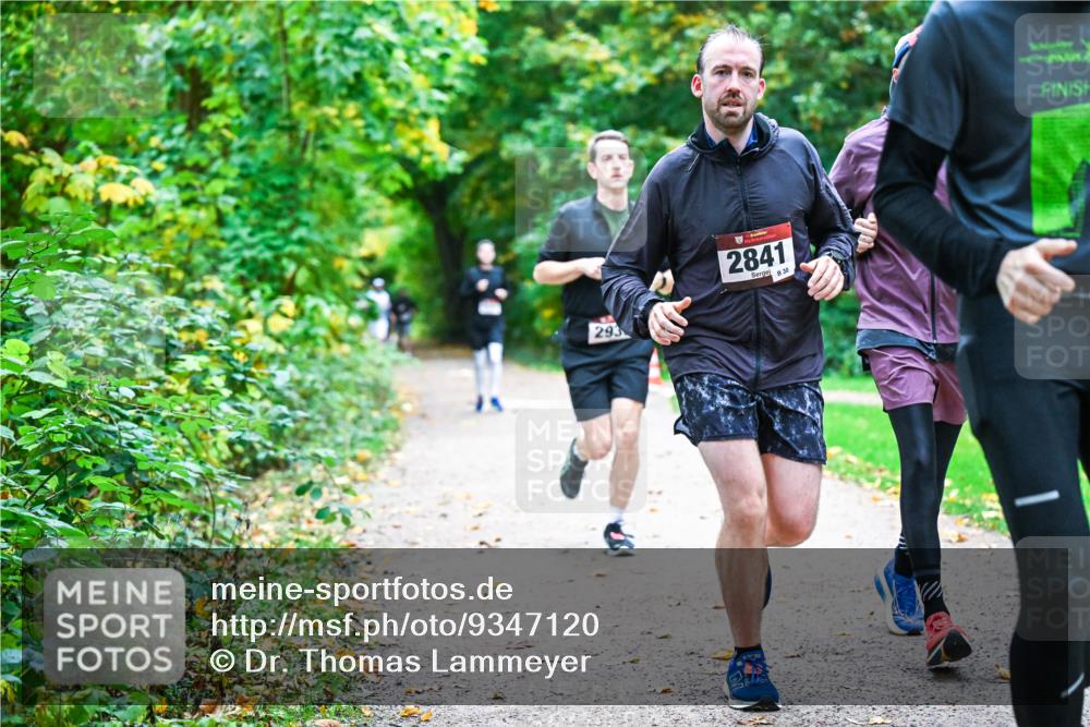 12.10.2025 - Bramfelder Halbmarathon 2025 Dr. Thomas Lammeyer http://msf.ph/oto/9347120 12.10.2025 10:22:36 Laufen 293, 2841, 30 meine-sportfotos.de