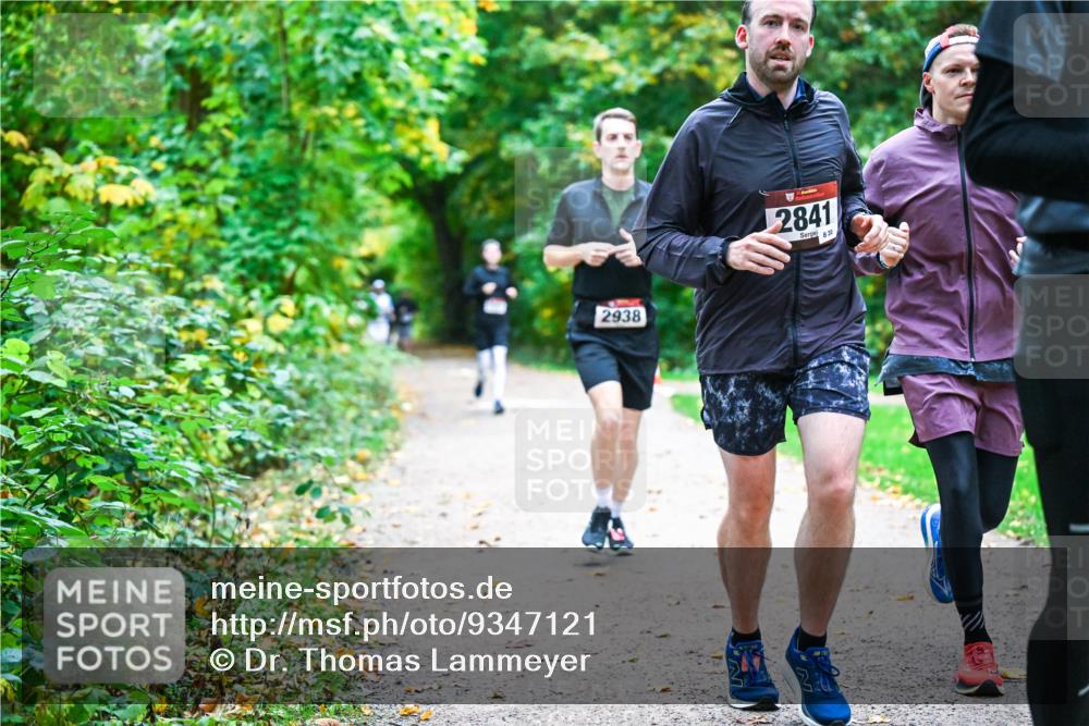 12.10.2025 - Bramfelder Halbmarathon 2025 Dr. Thomas Lammeyer http://msf.ph/oto/9347121 12.10.2025 10:22:36 Laufen 2938, 2841, 30 meine-sportfotos.de