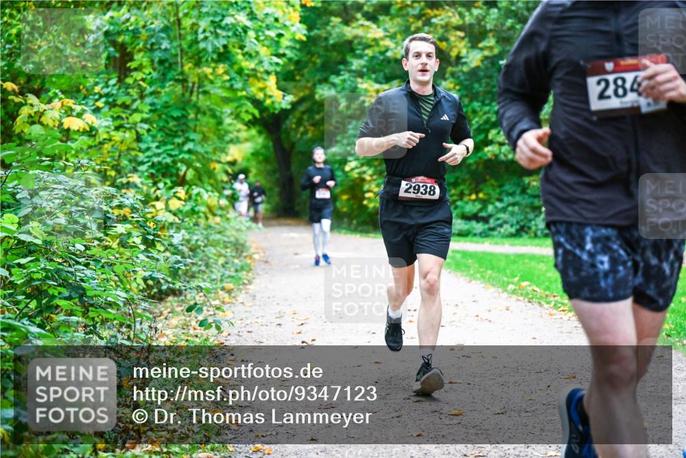 12.10.2025 - Bramfelder Halbmarathon 2025 Dr. Thomas Lammeyer http://msf.ph/oto/9347123 12.10.2025 10:22:37 Laufen 2938, 284 meine-sportfotos.de