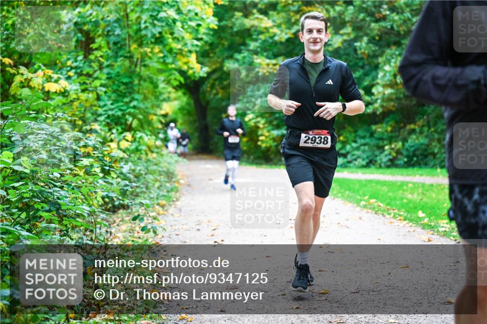 12.10.2025 - Bramfelder Halbmarathon 2025 Dr. Thomas Lammeyer http://msf.ph/oto/9347125 12.10.2025 10:22:37 Laufen 2938 meine-sportfotos.de