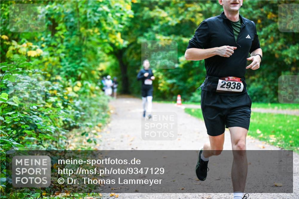 12.10.2025 - Bramfelder Halbmarathon 2025 Dr. Thomas Lammeyer http://msf.ph/oto/9347129 12.10.2025 10:22:37 Laufen 2938 meine-sportfotos.de