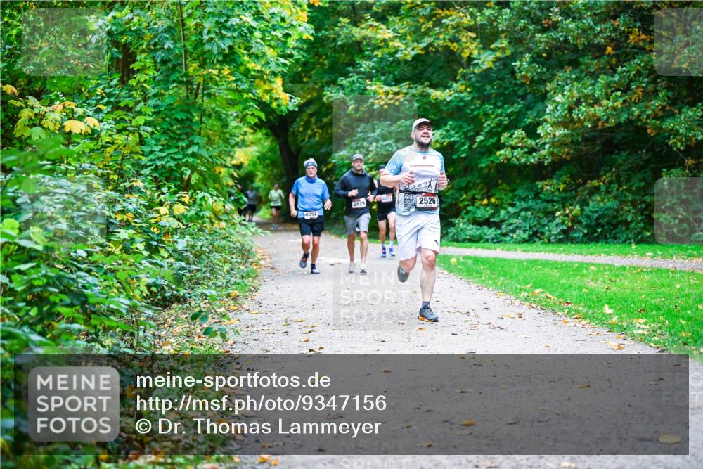 12.10.2025 - Bramfelder Halbmarathon 2025 Dr. Thomas Lammeyer http://msf.ph/oto/9347156 12.10.2025 10:22:46 Laufen 72854, 2929, 2526 meine-sportfotos.de