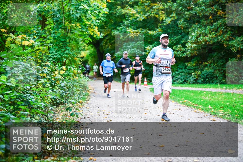 12.10.2025 - Bramfelder Halbmarathon 2025 Dr. Thomas Lammeyer http://msf.ph/oto/9347161 12.10.2025 10:22:46 Laufen 17, 2854, 2929, 2526 meine-sportfotos.de