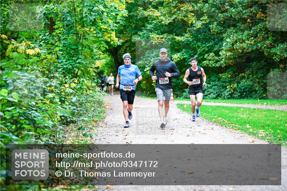 12.10.2025 - Bramfelder Halbmarathon 2025 Dr. Thomas Lammeyer http://msf.ph/oto/9347172 12.10.2025 10:22:48 Laufen 2854, 2929, 2251 meine-sportfotos.de