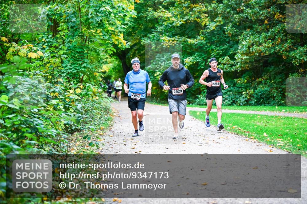 12.10.2025 - Bramfelder Halbmarathon 2025 Dr. Thomas Lammeyer http://msf.ph/oto/9347173 12.10.2025 10:22:48 Laufen 2854, 2929, 2251 meine-sportfotos.de