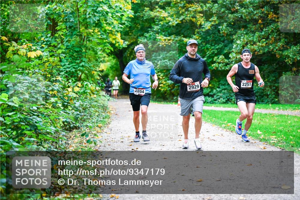 12.10.2025 - Bramfelder Halbmarathon 2025 Dr. Thomas Lammeyer http://msf.ph/oto/9347179 12.10.2025 10:22:49 Laufen 2854, 2929, 2251 meine-sportfotos.de