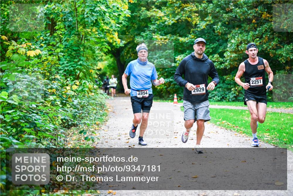 12.10.2025 - Bramfelder Halbmarathon 2025 Dr. Thomas Lammeyer http://msf.ph/oto/9347181 12.10.2025 10:22:49 Laufen 2854, 2929, 2251 meine-sportfotos.de