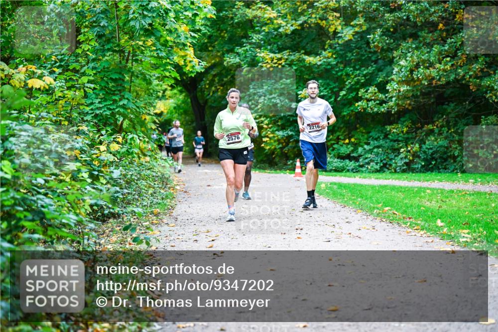 12.10.2025 - Bramfelder Halbmarathon 2025 Dr. Thomas Lammeyer http://msf.ph/oto/9347202 12.10.2025 10:22:58 Laufen 2576, 2216 meine-sportfotos.de