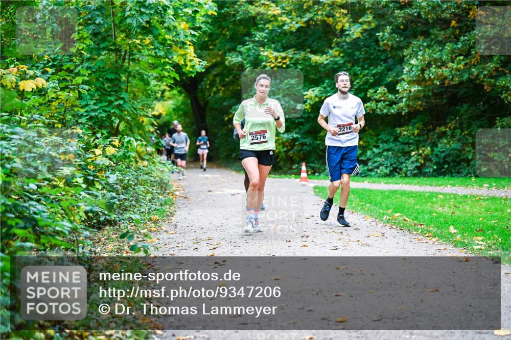 12.10.2025 - Bramfelder Halbmarathon 2025 Dr. Thomas Lammeyer http://msf.ph/oto/9347206 12.10.2025 10:22:59 Laufen 2576 meine-sportfotos.de