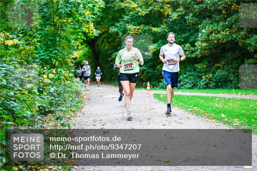 12.10.2025 - Bramfelder Halbmarathon 2025 Dr. Thomas Lammeyer http://msf.ph/oto/9347207 12.10.2025 10:22:59 Laufen 2576, 2216 meine-sportfotos.de