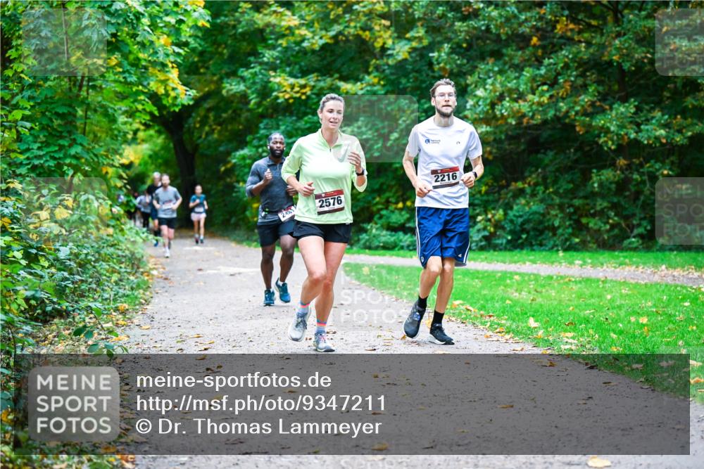 12.10.2025 - Bramfelder Halbmarathon 2025 Dr. Thomas Lammeyer http://msf.ph/oto/9347211 12.10.2025 10:22:59 Laufen 24, 2576, 2216 meine-sportfotos.de
