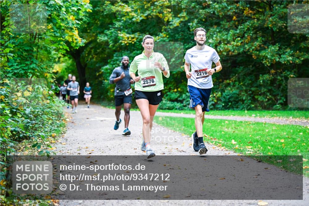 12.10.2025 - Bramfelder Halbmarathon 2025 Dr. Thomas Lammeyer http://msf.ph/oto/9347212 12.10.2025 10:22:59 Laufen 2576, 20, 2216 meine-sportfotos.de