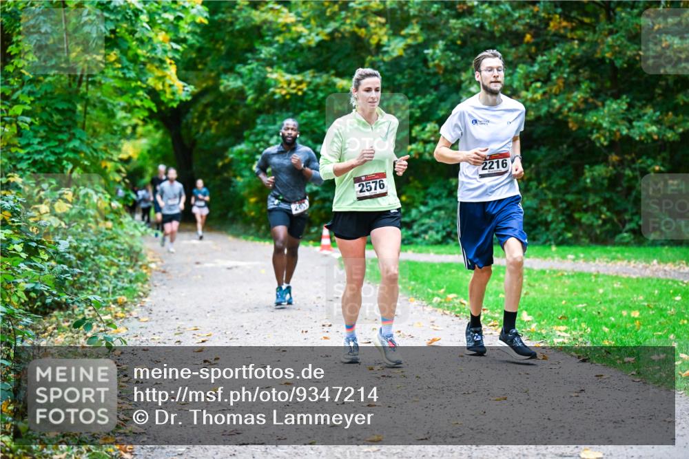 12.10.2025 - Bramfelder Halbmarathon 2025 Dr. Thomas Lammeyer http://msf.ph/oto/9347214 12.10.2025 10:23:00 Laufen 2576, 2216 meine-sportfotos.de