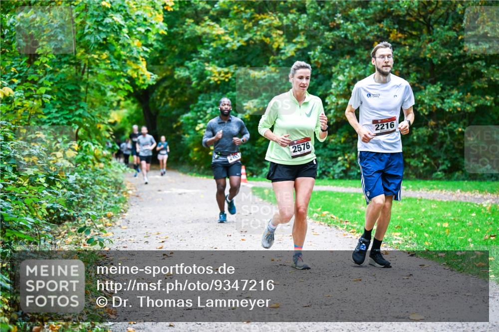 12.10.2025 - Bramfelder Halbmarathon 2025 Dr. Thomas Lammeyer http://msf.ph/oto/9347216 12.10.2025 10:23:00 Laufen 24, 2576, 2216 meine-sportfotos.de