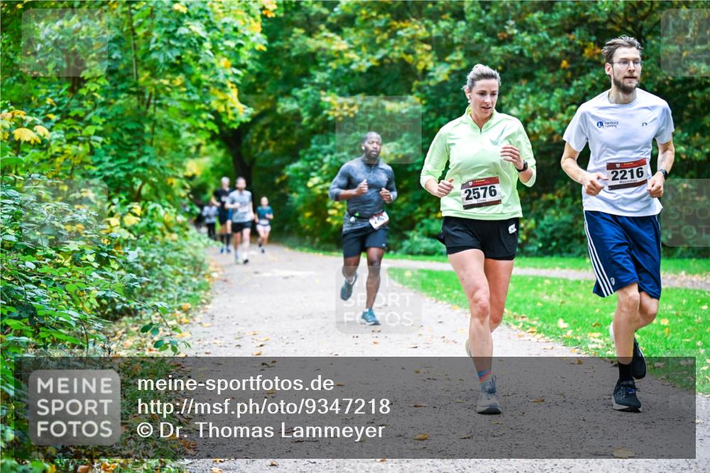 12.10.2025 - Bramfelder Halbmarathon 2025 Dr. Thomas Lammeyer http://msf.ph/oto/9347218 12.10.2025 10:23:00 Laufen 2576, 2216 meine-sportfotos.de