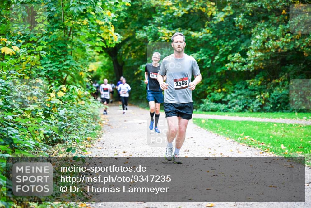 12.10.2025 - Bramfelder Halbmarathon 2025 Dr. Thomas Lammeyer http://msf.ph/oto/9347235 12.10.2025 10:23:07 Laufen 2614, 2568 meine-sportfotos.de