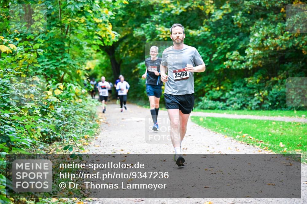12.10.2025 - Bramfelder Halbmarathon 2025 Dr. Thomas Lammeyer http://msf.ph/oto/9347236 12.10.2025 10:23:07 Laufen 2614, 2568 meine-sportfotos.de