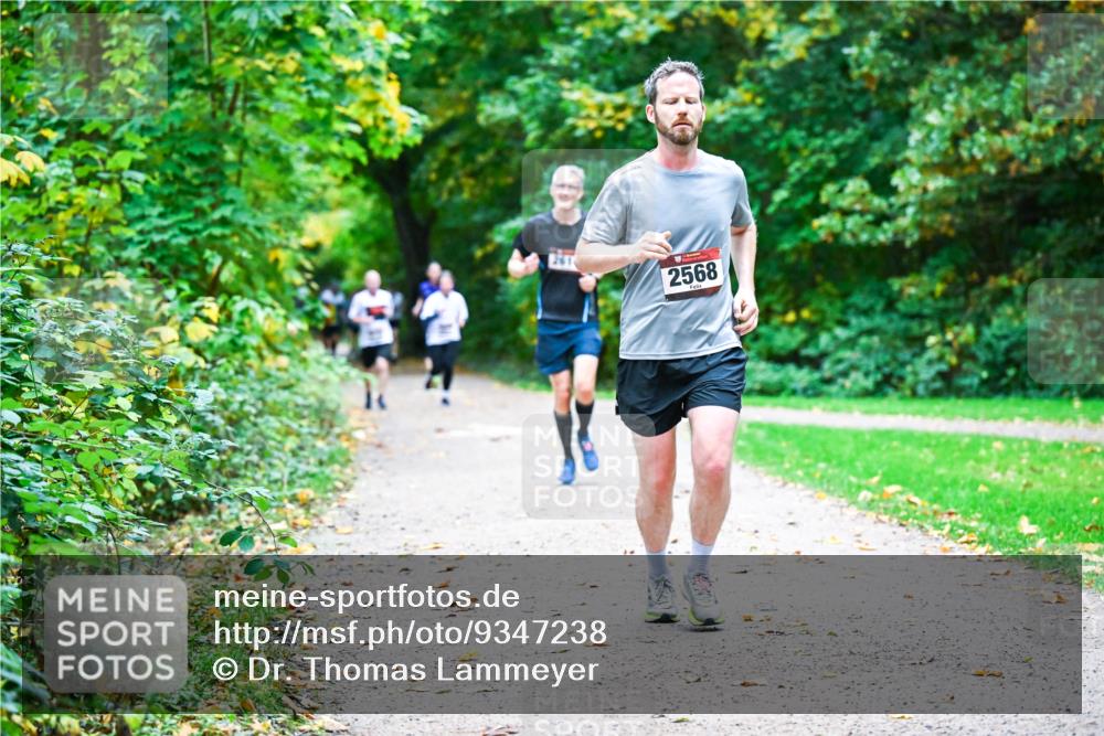 12.10.2025 - Bramfelder Halbmarathon 2025 Dr. Thomas Lammeyer http://msf.ph/oto/9347238 12.10.2025 10:23:07 Laufen 2568 meine-sportfotos.de