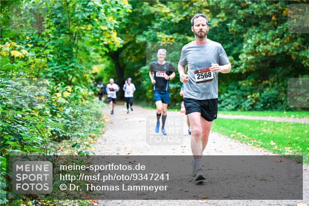 12.10.2025 - Bramfelder Halbmarathon 2025 Dr. Thomas Lammeyer http://msf.ph/oto/9347241 12.10.2025 10:23:08 Laufen 2568 meine-sportfotos.de