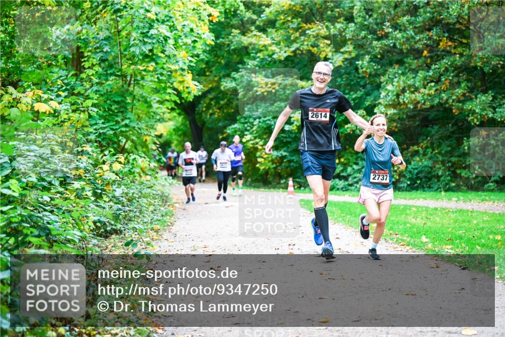 12.10.2025 - Bramfelder Halbmarathon 2025 Dr. Thomas Lammeyer http://msf.ph/oto/9347250 12.10.2025 10:23:09 Laufen 2614, 2737 meine-sportfotos.de