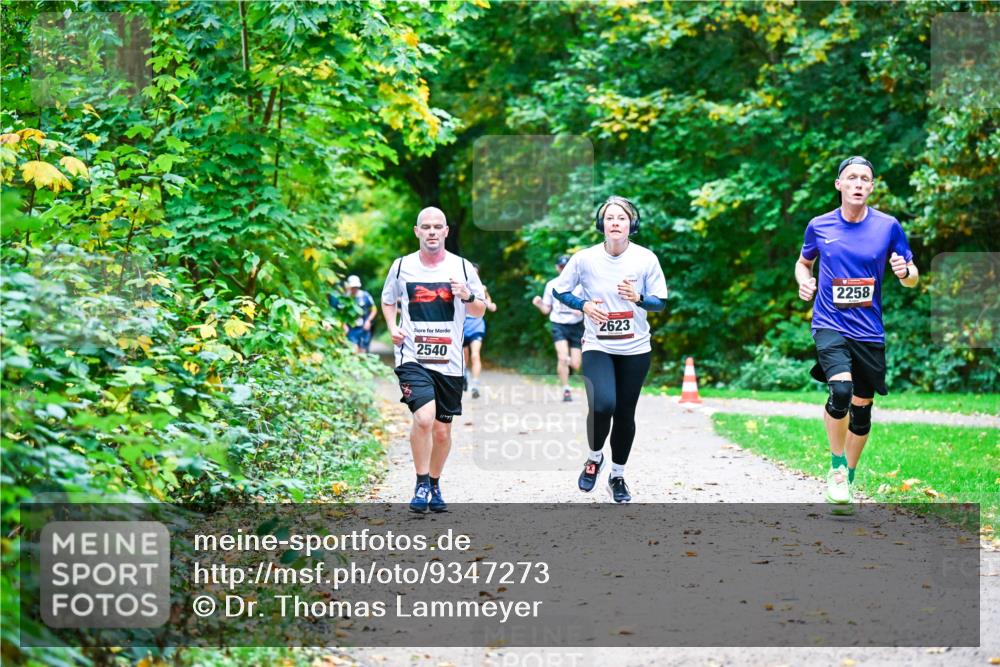 12.10.2025 - Bramfelder Halbmarathon 2025 Dr. Thomas Lammeyer http://msf.ph/oto/9347273 12.10.2025 10:23:13 Laufen 2540, 2623, 2258 meine-sportfotos.de
