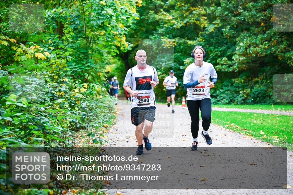 12.10.2025 - Bramfelder Halbmarathon 2025 Dr. Thomas Lammeyer http://msf.ph/oto/9347283 12.10.2025 10:23:15 Laufen 2540, 2623 meine-sportfotos.de