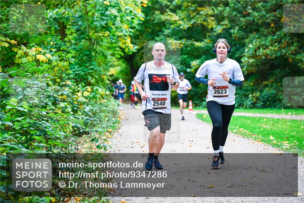 12.10.2025 - Bramfelder Halbmarathon 2025 Dr. Thomas Lammeyer http://msf.ph/oto/9347286 12.10.2025 10:23:15 Laufen 2540, 2623 meine-sportfotos.de