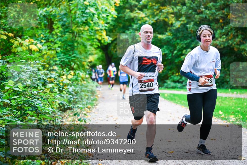 12.10.2025 - Bramfelder Halbmarathon 2025 Dr. Thomas Lammeyer http://msf.ph/oto/9347290 12.10.2025 10:23:16 Laufen 2540, 23 meine-sportfotos.de