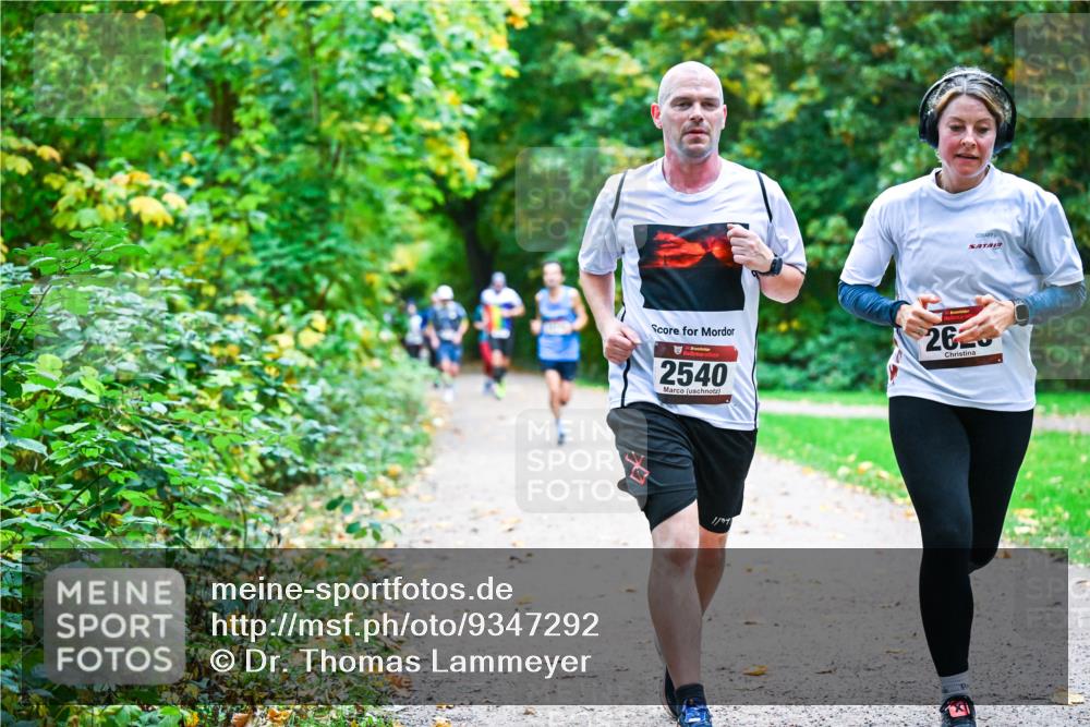 12.10.2025 - Bramfelder Halbmarathon 2025 Dr. Thomas Lammeyer http://msf.ph/oto/9347292 12.10.2025 10:23:16 Laufen 2540, 3, 26, 1, 4 meine-sportfotos.de