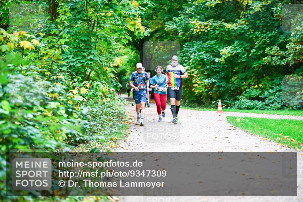 12.10.2025 - Bramfelder Halbmarathon 2025 Dr. Thomas Lammeyer http://msf.ph/oto/9347309 12.10.2025 10:23:20 Laufen 2879, 2611, 2473 meine-sportfotos.de